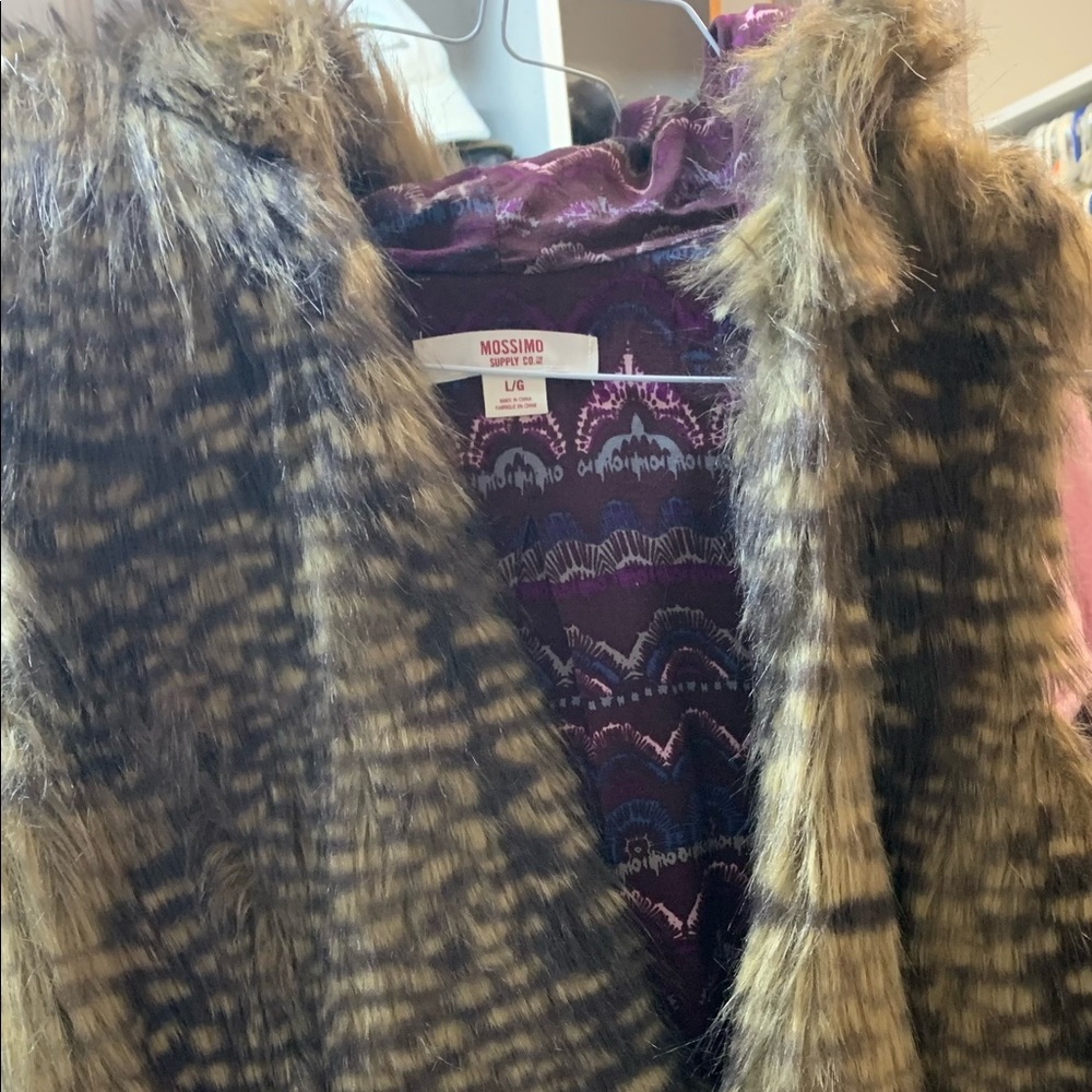 Fur vest
